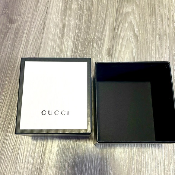 Gucci watch box - Picture 1 of 4